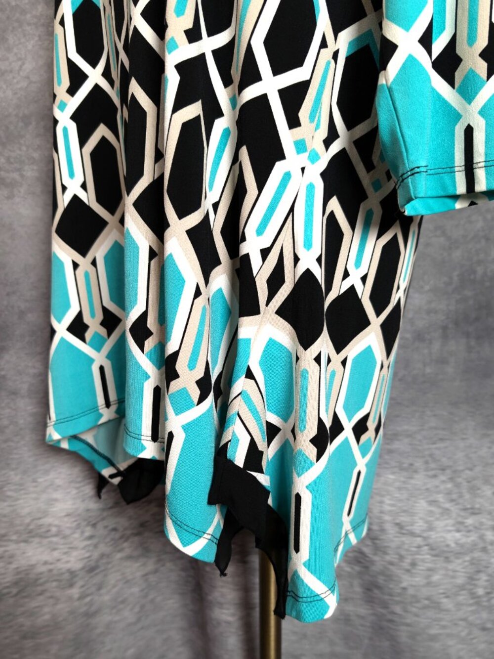 JM Collection Geometric Lattice Rhinestones Tunic 1X Teal Black SharkBite Hem - Picture 6 of 8